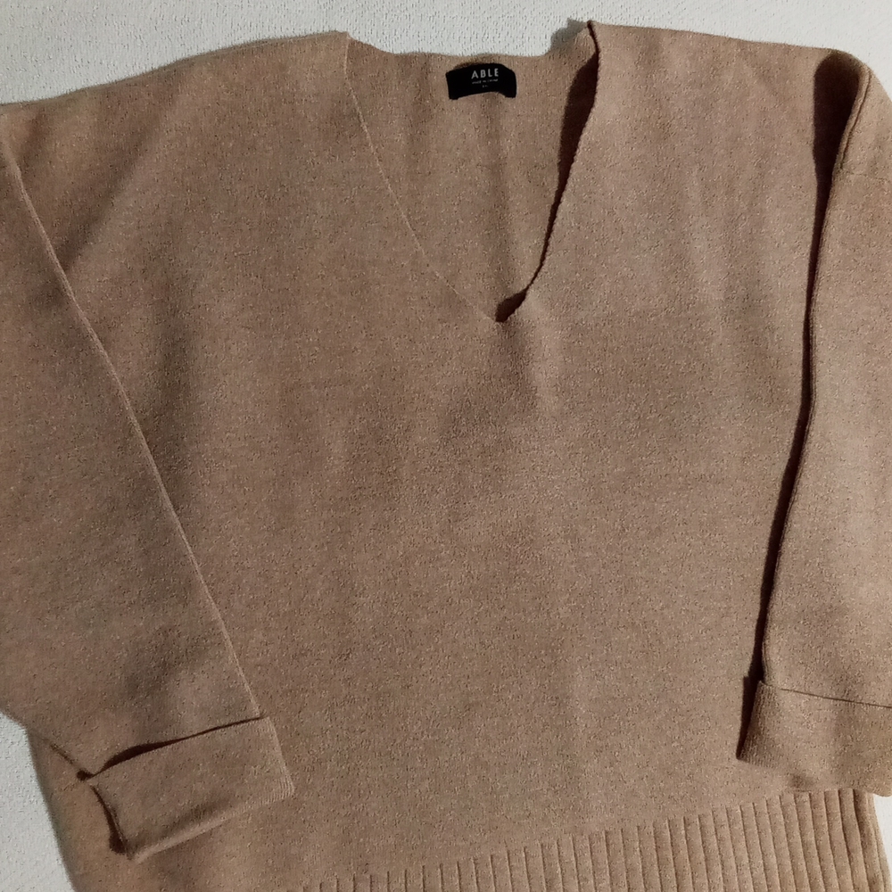 Able set of sweater and skirt, Size: XXL, Color: Beige
